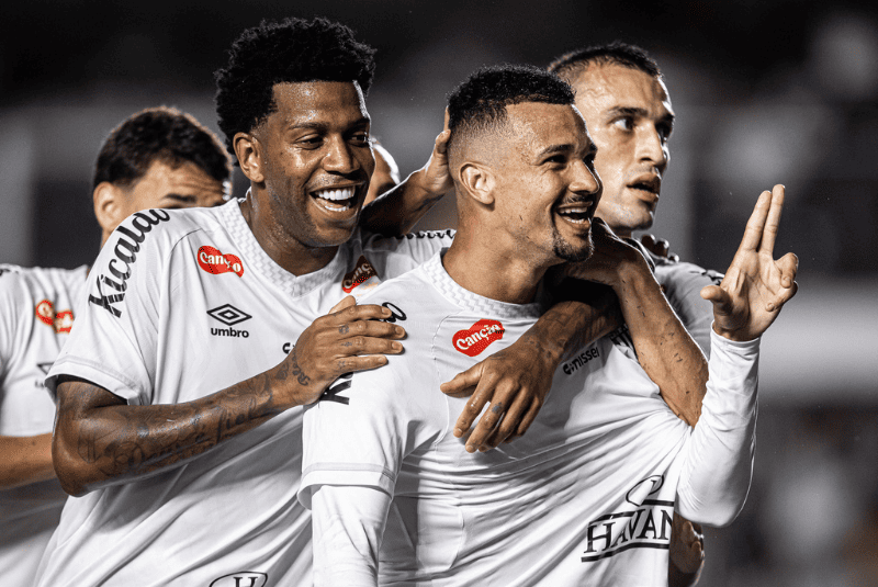 O Peixe recebeu o Atlético Mineiro na Vila Viva Sorte nesta de quarta-feira e controlou o jogo do início ao fim na vitória por 2 a 0.
