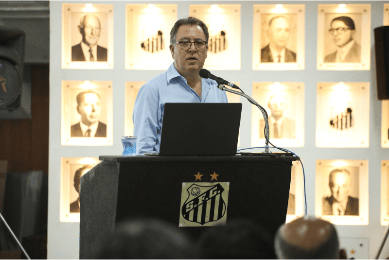 O Santos deu mais um passo rumo à transformação em SAF. O clube contratou a XP Investimentos para estimar o seu valor de mercado.