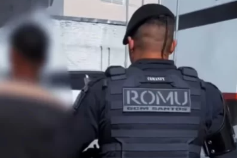 A Guarda Civil Municipal (GCM) de Santos desmantelou, na tarde de segunda-feira (24), um ponto de tráfico de drogas que funcionava de forma
