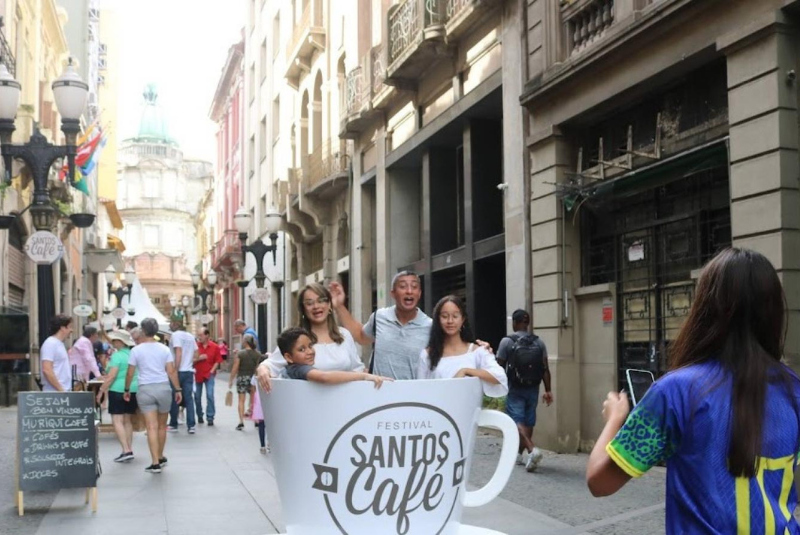 O leque de aromas e sabores do café está prestes a tomar todo o Centro Histórico de Santos. De 11 a 13 de julho, a região será tomada -