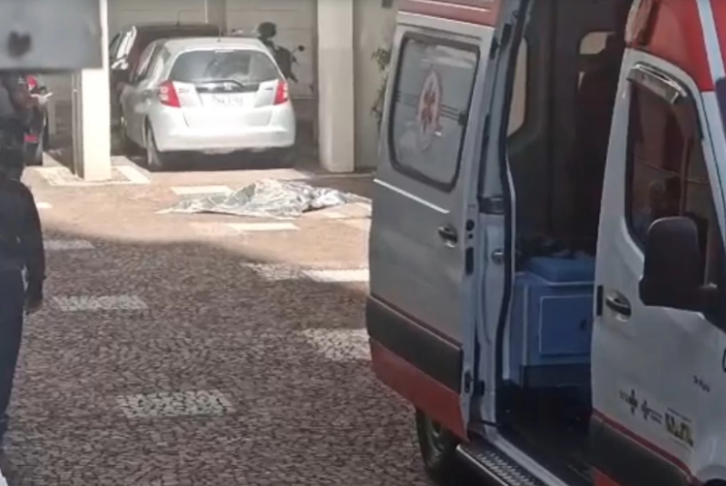 Uma idosa de 72 anos morreu na manhã desta segunda-feira (16) após cair do oitavo andar do Edifício Icaraú, localizado na Rua Mário Carpenter