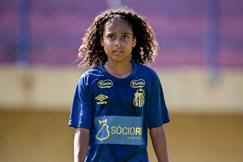 Quem nunca sonhou em vestir a camisa de um grande clube e fazer um golaço com a torcida vibrando? Para Luiz Miguel, de 13 anos...