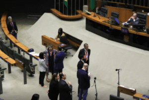 A Câmara dos Deputados deve votar esta semana a urgência do projeto de lei complementar (PLP) que reduz os benefícios fiscais