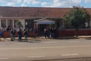 O Ministério da Educação (MEC) determinou o envio de psicólogas do Núcleo de Resposta e Reconstrução de Comunidades Escolares, especializada